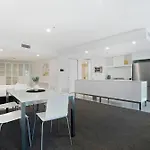 Q Tower Apartments In Surfers Paradise - From Level 3 - Self Contained & Privately Managed - Wow Stay