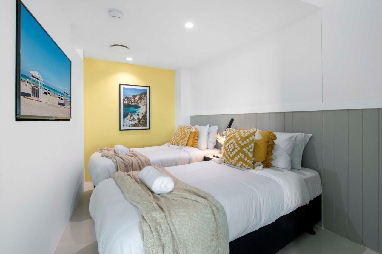 Q Tower In Surfers Paradise - From Level 3 - Self Contained & Privately Managed - Wow Apartment