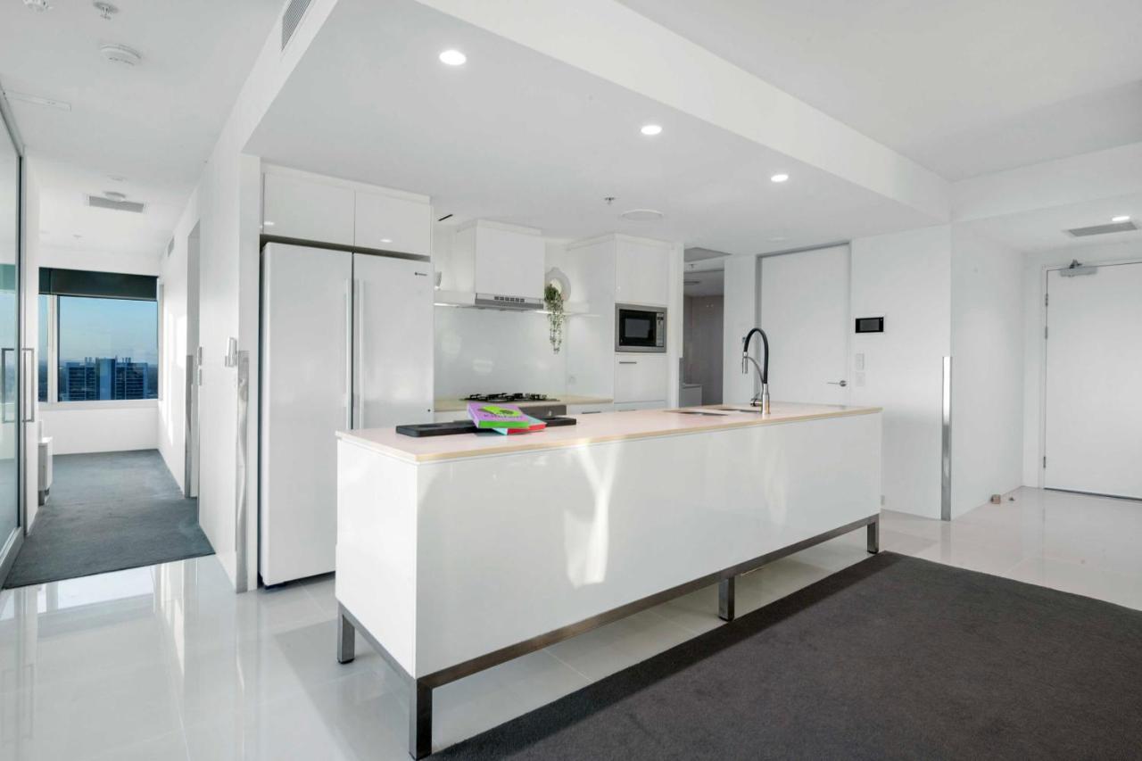 Apartment Q Tower In Surfers Paradise - From Level 3 - Self Contained & Privately Managed - Wow *