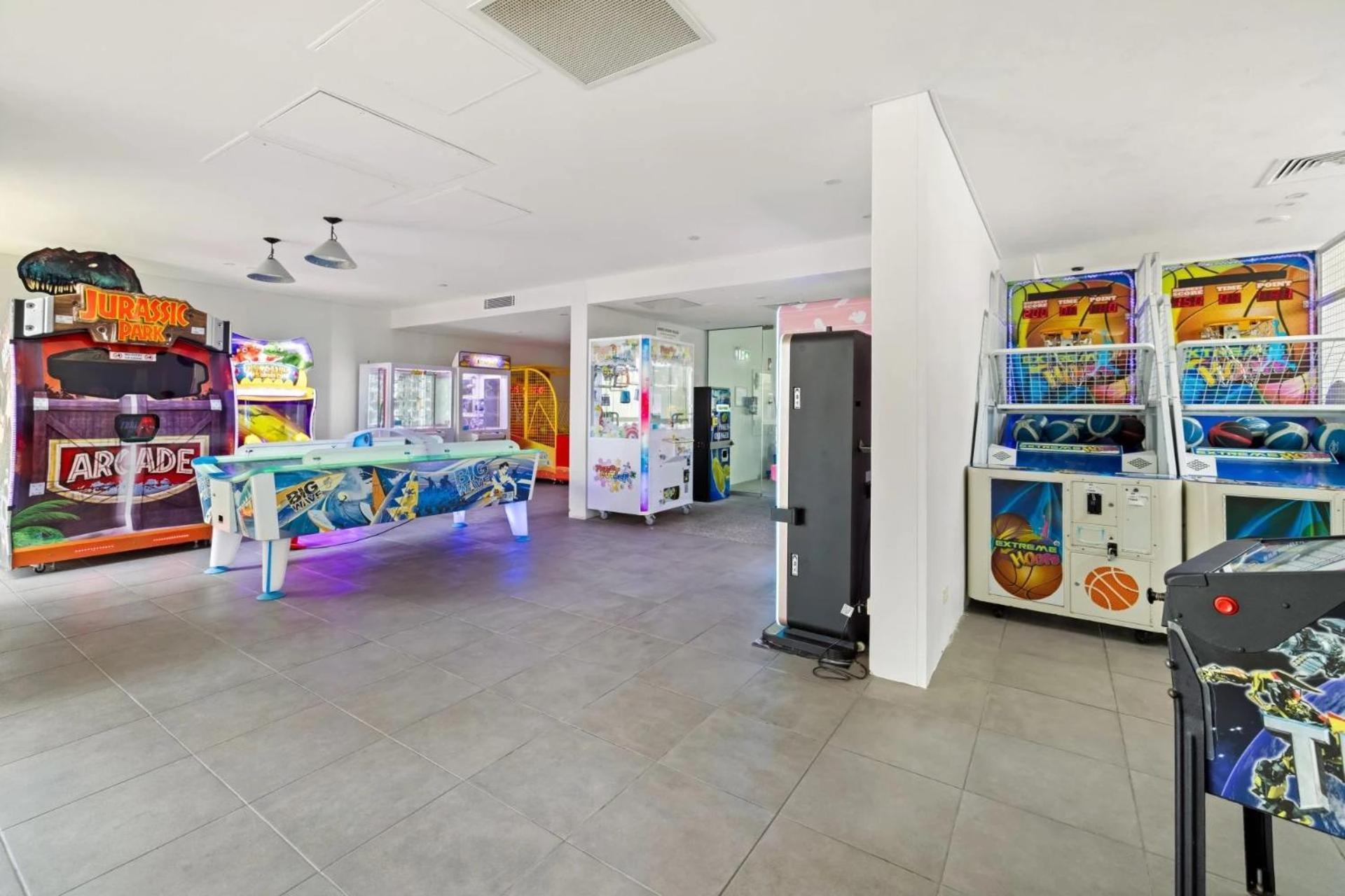 Apartment Q Tower In Surfers Paradise - From Level 3 - Self Contained & Privately Managed - Wow Gold Coast