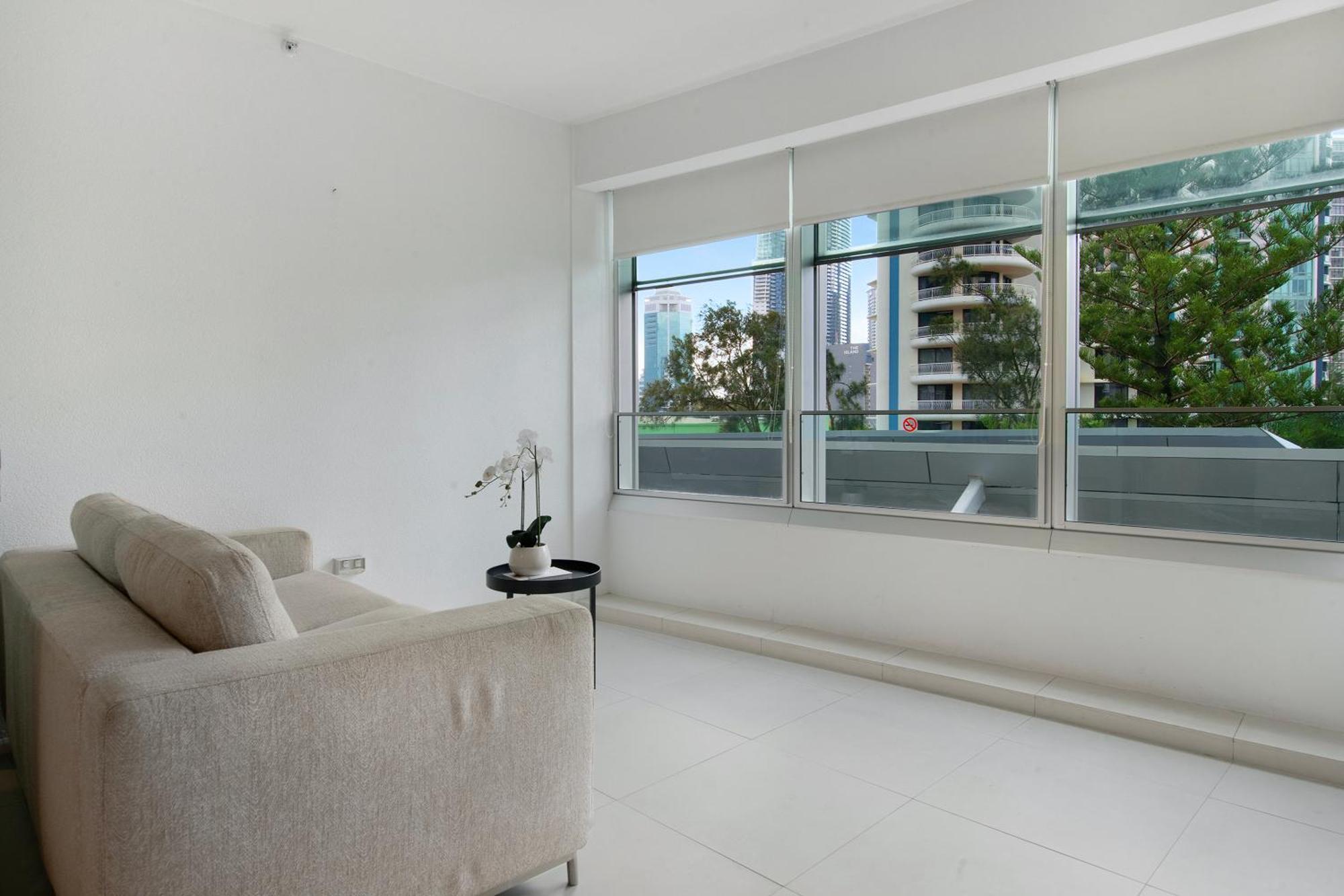 Q Tower In Surfers Paradise - From Level 3 - Self Contained & Privately Managed - Wow Apartment Gold Coast